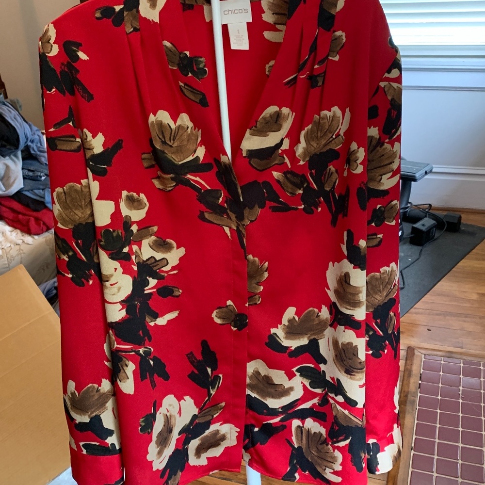 NWOT Chico’s floral‎ blouse. 90 retail
